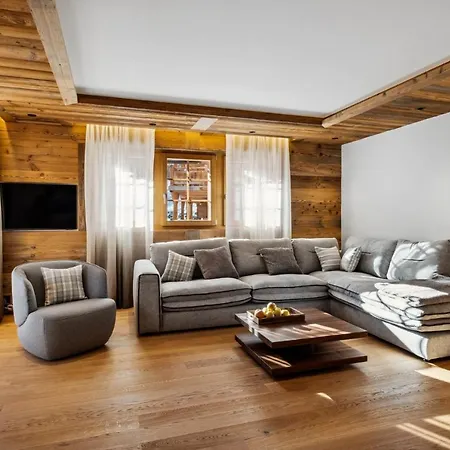 Larchwood By Mrs Miggins