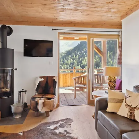 Larchwood By Mrs Miggins * Grimentz