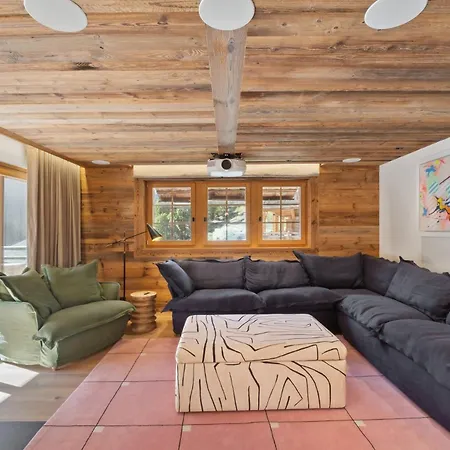 Larchwood By Mrs Miggins * Grimentz