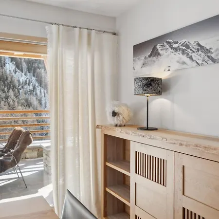 Larchwood By Mrs Miggins *