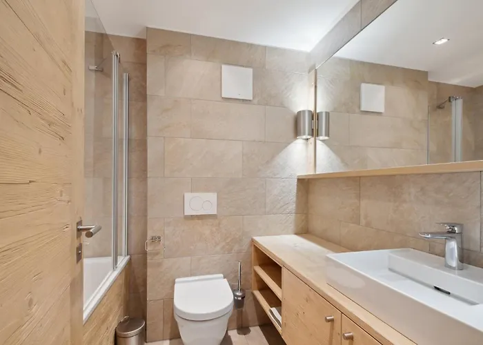 Larchwood By Mrs Miggins *