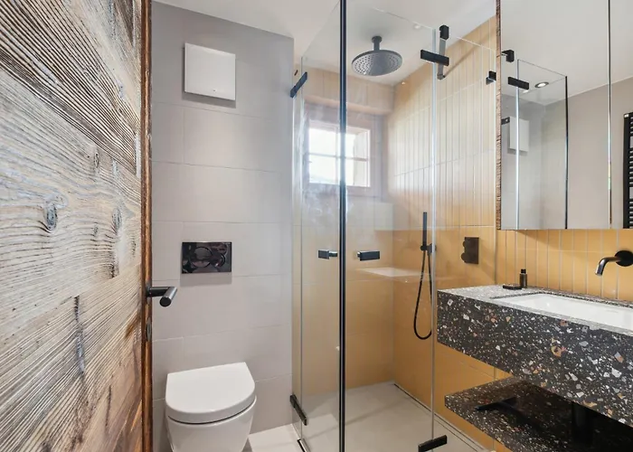 Larchwood By Mrs Miggins *