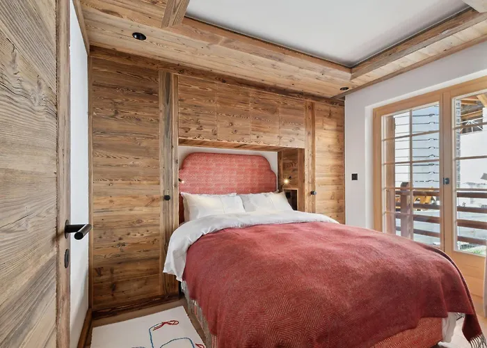 Larchwood By Mrs Miggins غريمينتز