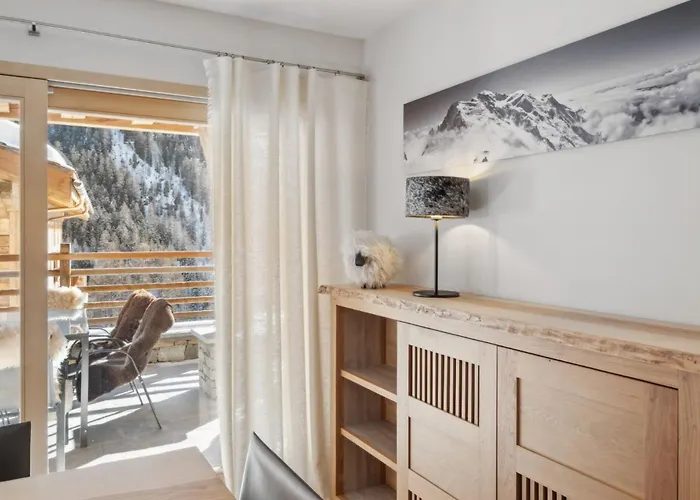 Larchwood By Mrs Miggins *