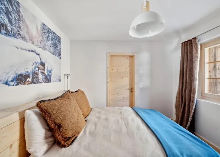 Larchwood By Mrs Miggins *