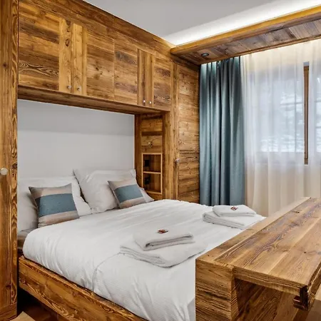 Larchwood By Mrs Miggins Grimentz