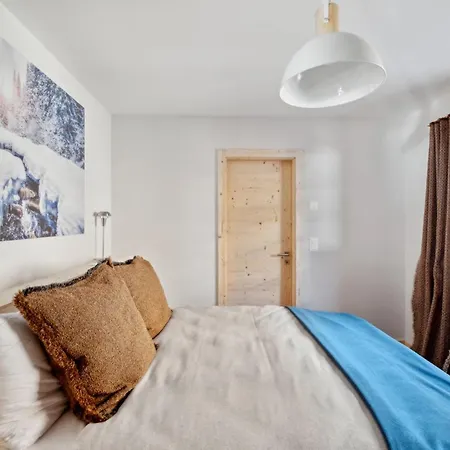 Larchwood By Mrs Miggins *