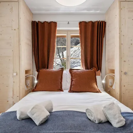 Larchwood By Mrs Miggins *